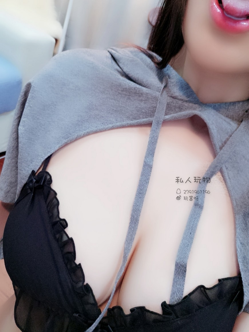 私人玩物 - Sexy asian girl big tits shaved pussy