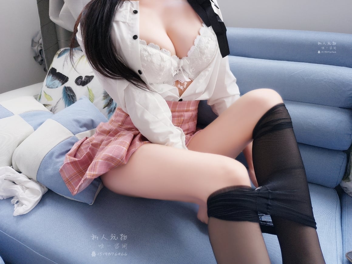 网红少女 - Asian Girl With Her Big Tits