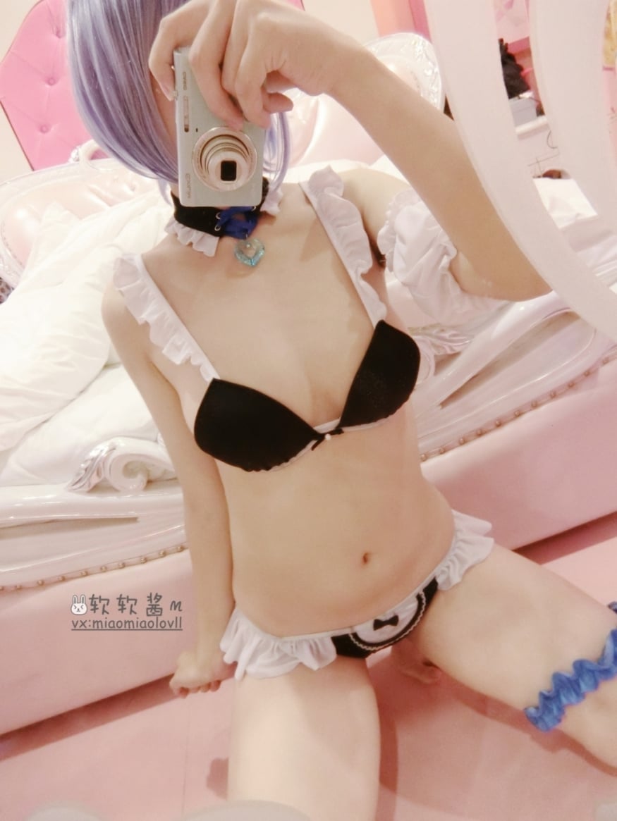 Miaomiaolovll - Rem cosplay show her pussy and her tits