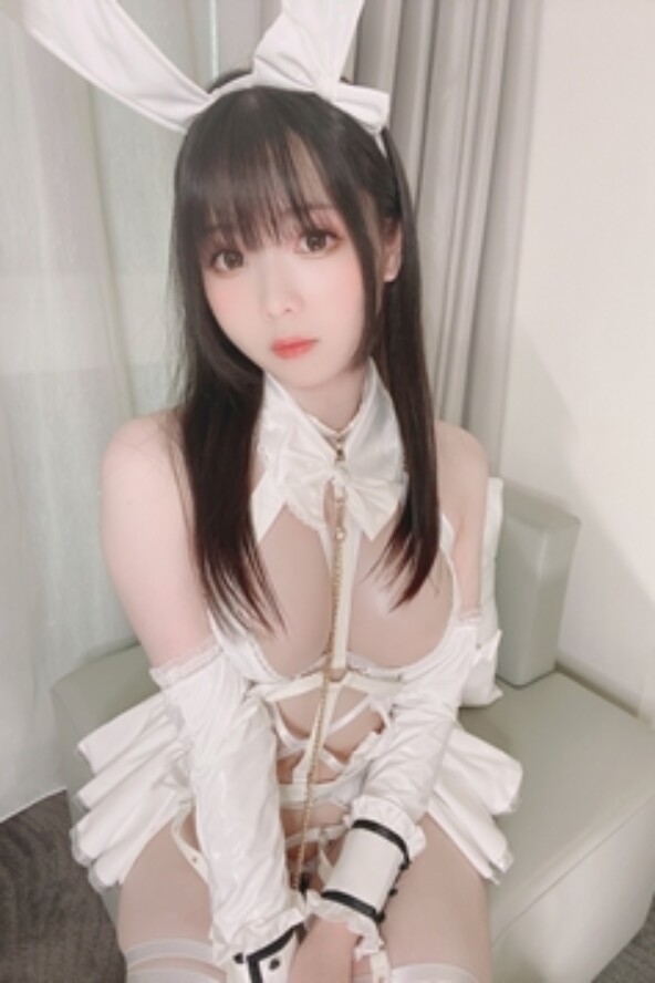 Shimo – Bunny Girl 6 Shimo Bunny Girl Cover 06014508 592x888 c
