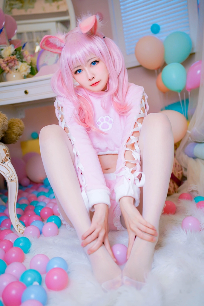 
Arty Huang – Pink Bunny 