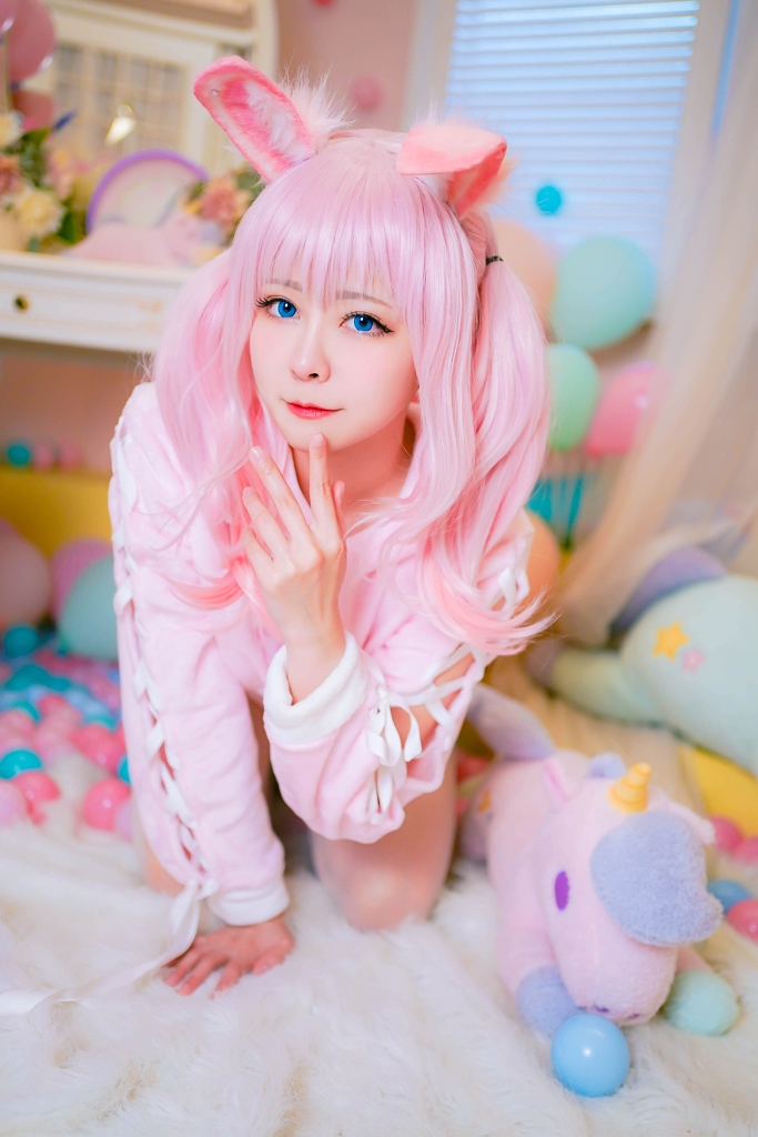
Arty Huang – Pink Bunny 
