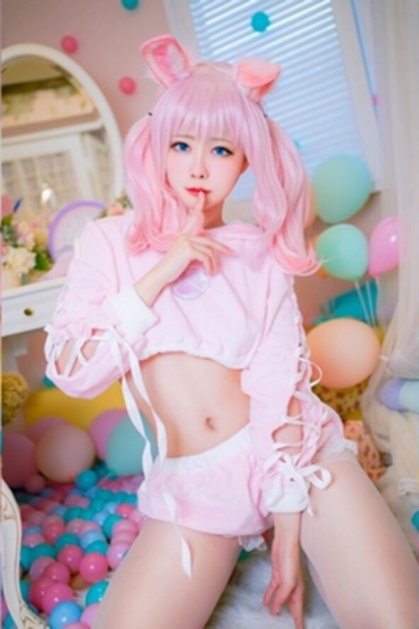 Arty Huang – Pink Bunny 3 Arty Huang Pink Bunny Cover 03020004 592x888 c