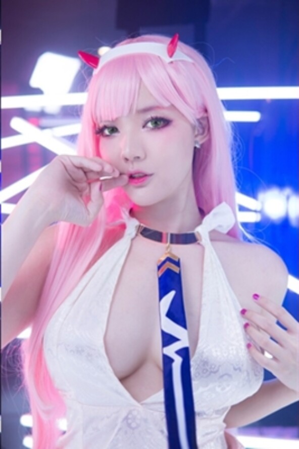 YingTze – Zero Two Dress 2 YingTze Zero Two Dress Cover 02020004 592x888 c