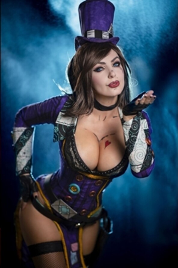Jessica Nigri – Mad Moxxi 9 Jessica Nigri Mad Moxxi Cover 17020006 592x888 c