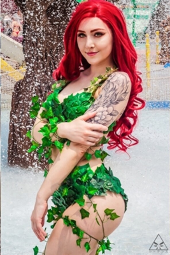 Luxlo Cosplay – Poison Ivy 3 Luxlo Cosplay Poison Ivy Cover 04021503 592x888 c