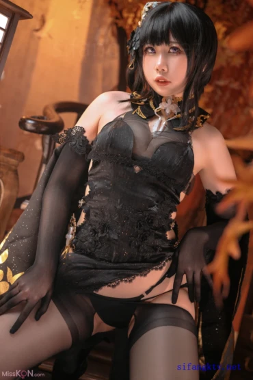 Coser@ Nine Words: 喜茶苍苍子 碧蓝航线 镇海白黒双人 (34 photos + 1 video)