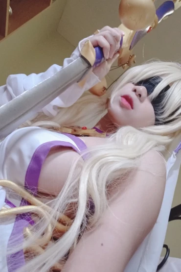 Sword Maiden Cosplay 2