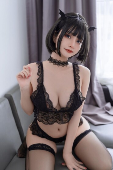 Coser@Azami - Black Lace