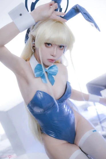 Coser@ arrowweight: 时兔女郎 (19 photos)
