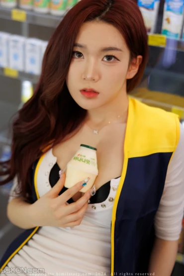 [Bimilstory] Hayun (하윤): Vol.04 (Part 1) Part-time Girls (120 photos + 4 videos)