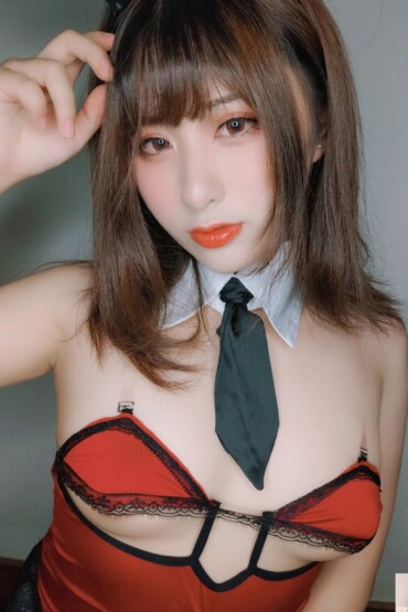 [网路收集] 福利姬 柘烟《 兔女郎 》VIP专属全 [101P] 2