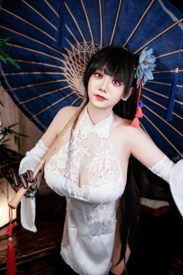 A Xue Xue - Azure Route Yat-sen cheongsam 1