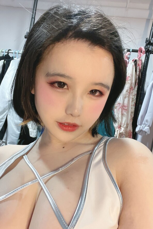 Coser@ Ah Ban is Happy Today - Silver Swimsuit (46P) 3 Coser@ Ah Ban is Happy Today - Silver Swimsuit (46P)