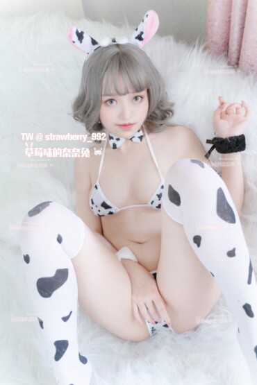 Coser@ Strawberry Flavored Nana Rabbit - Cow (32P - 3V)