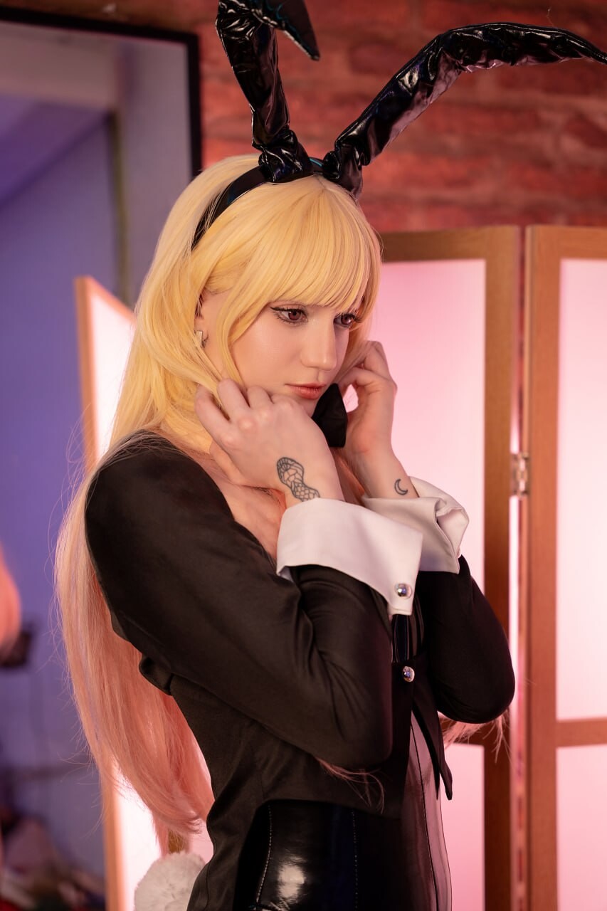 Moondays - Bunny Marin 1 Moondays - Bunny Marin 1