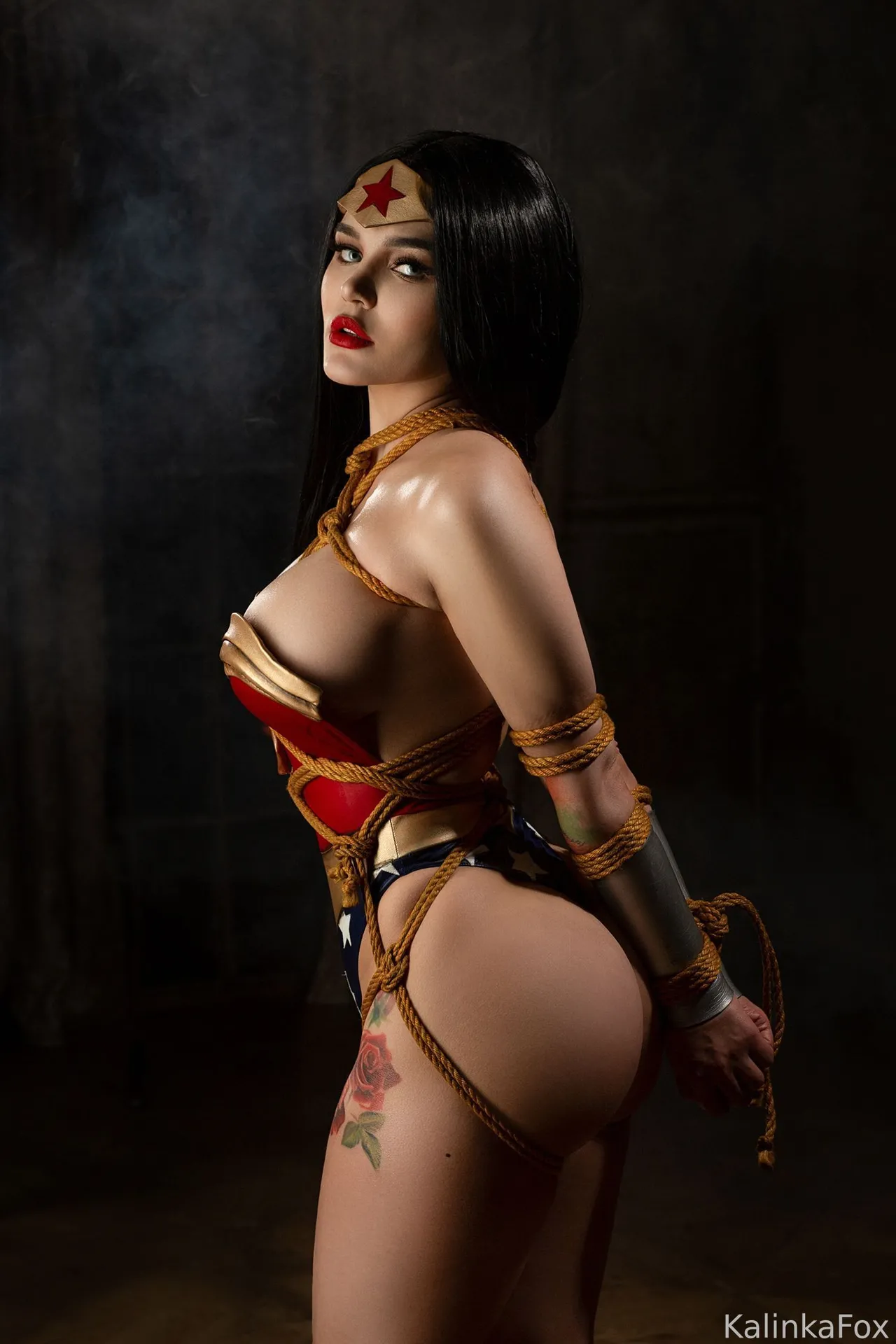 Kalinka Fox - Wonder Woman Shibari Kalinka Fox - Wonder Woman Shibari