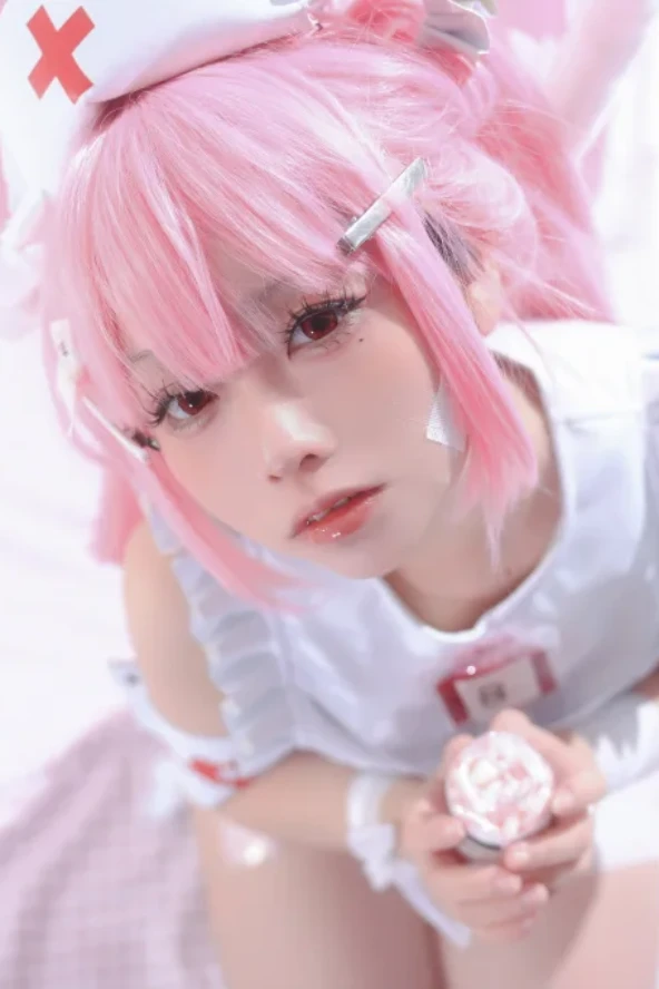 Coser@G44 won't hurt: Trainee Nurse Seeing Love on a Moonlit Night (31 photos) 8 Coser@G44 won