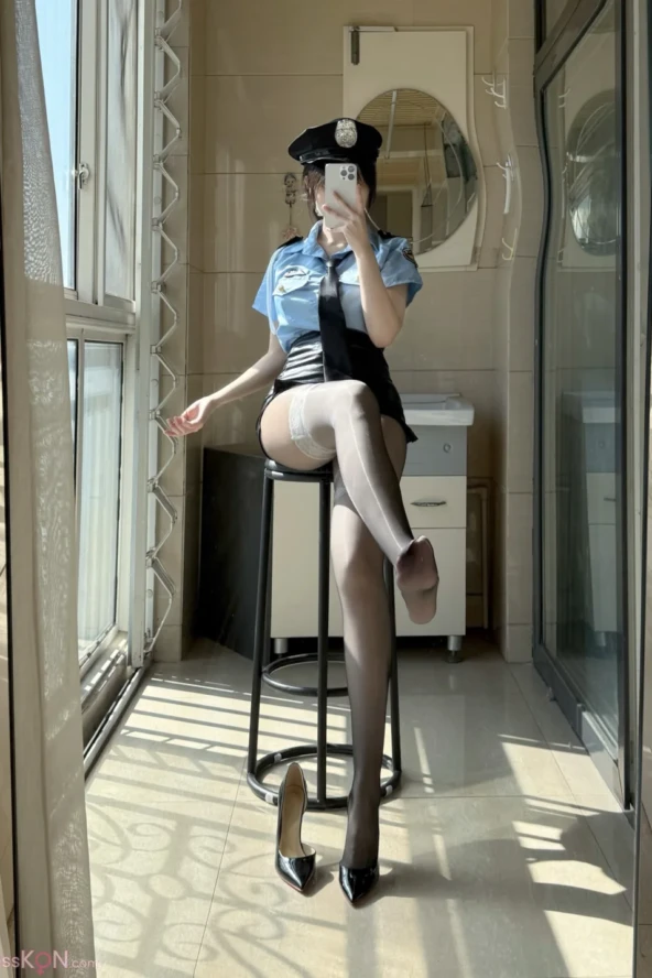 Coser@ Uncute Antelope: High Price Custom Police Uniform (48 photos + 8 videos) 8 Coser@ Uncute Antelope: High Price Custom Police Uniform (48 photos + 8 videos)