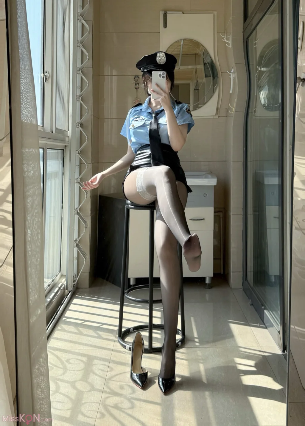 Coser@ Uncute Antelope: High Price Custom Police Uniform (48 photos + 8 videos) Coser@ Uncute Antelope: High Price Custom Police Uniform (48 photos + 8 videos)