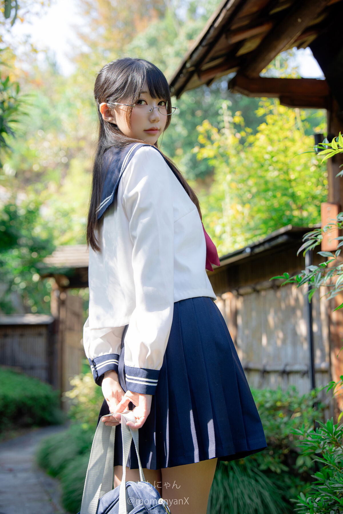 Coser@Nagisa Monster Meow - Serious Chairman (89P) Coser@Nagisa Monster Meow - Serious Chairman (89P)