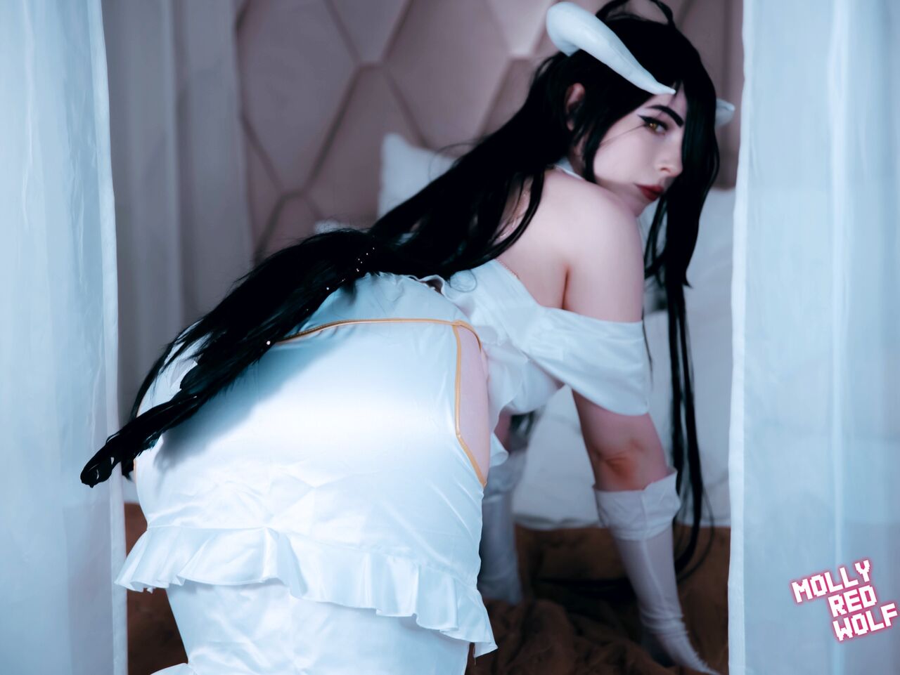 MollyRedWolf Albedo cosplay 1 MollyRedWolf Albedo cosplay 1