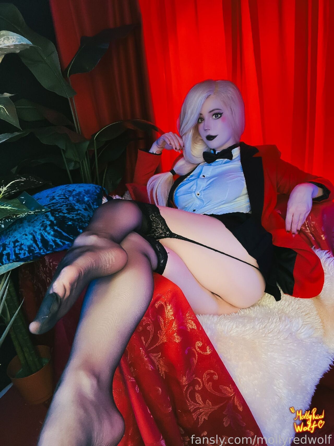 Charlie Cosplay (Hazbin Hotel) - Mollyredwolf Charlie Cosplay (Hazbin Hotel) - Mollyredwolf