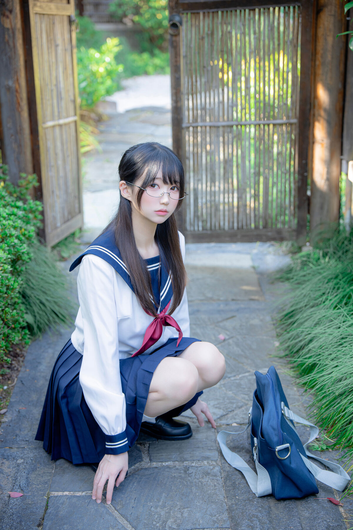 Coser@Nagisa Monster Meow - Serious Chairman (89P) Coser@Nagisa Monster Meow - Serious Chairman (89P)