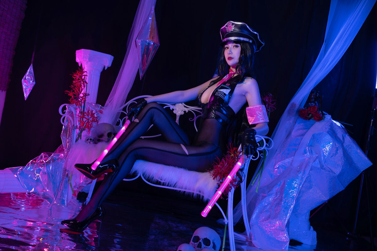 Coser@ 1.8 Meter Big Pear - Praying for Famine at the Killing House (26P) Coser@ 1.8 Meter Big Pear - Praying for Famine at the Killing House (26P)