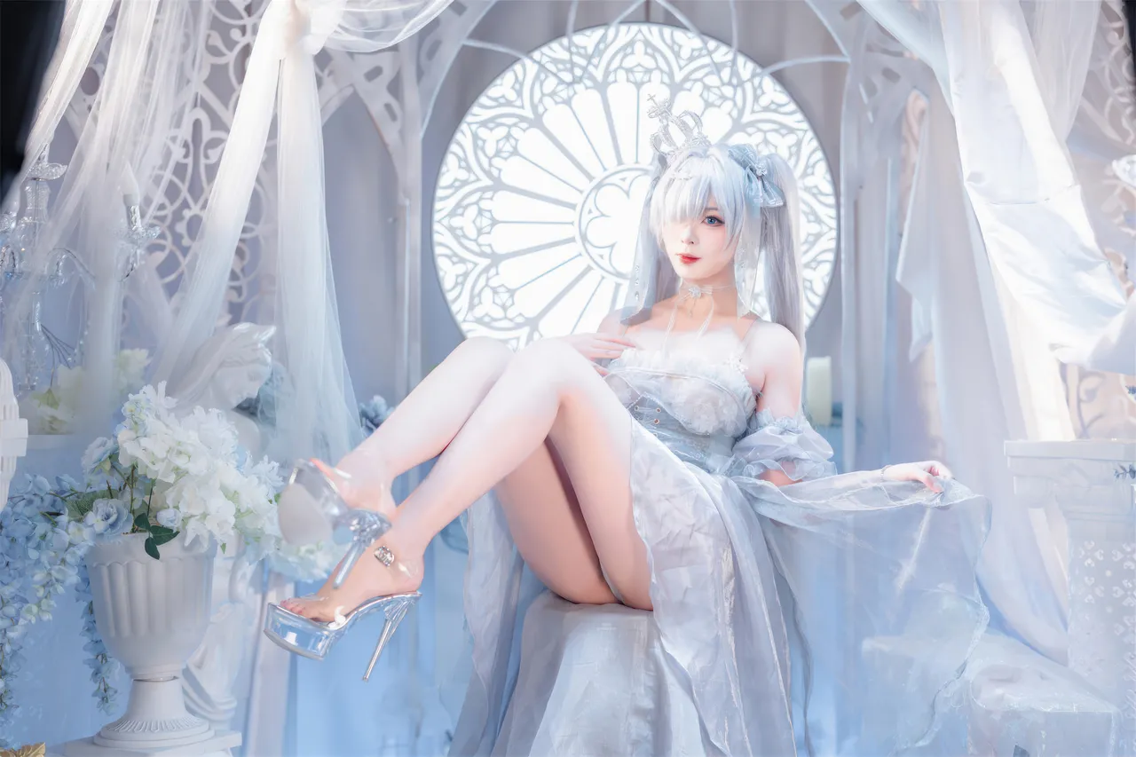 Senior Xuan Xiao (Hex Tech Cake) - Cinderella Crystal Princess (NIKKE) Senior Xuan Xiao (Hex Tech Cake) - Cinderella Crystal Princess (NIKKE)