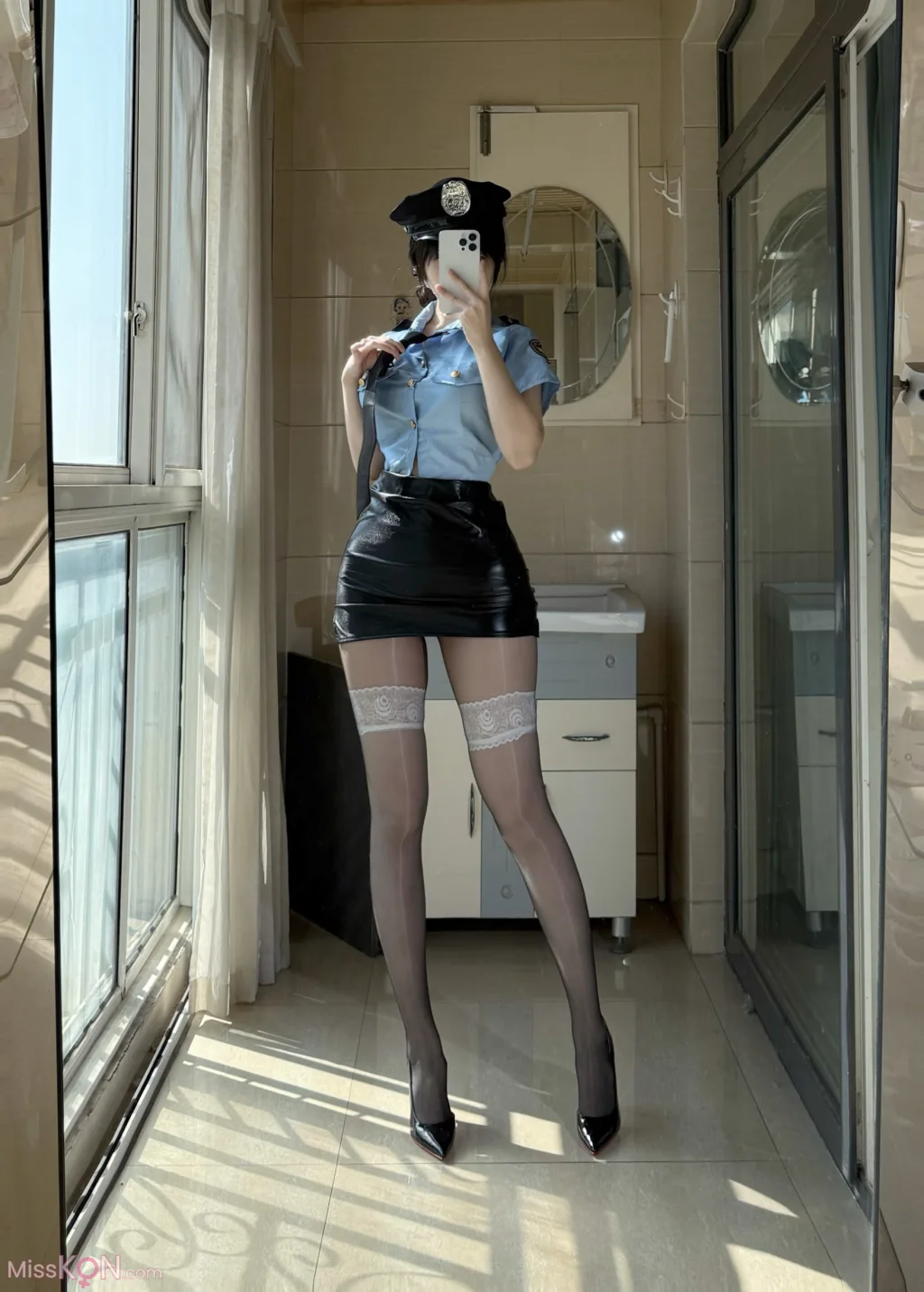 Coser@ Uncute Antelope: High Price Custom Police Uniform (48 photos + 8 videos) Coser@ Uncute Antelope: High Price Custom Police Uniform (48 photos + 8 videos)