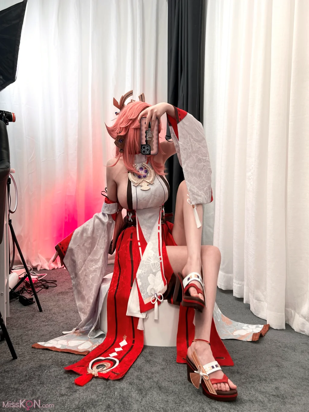 Coser@ One Color Rain: A Little Selfie (26 photos) Coser@ One Color Rain: A Little Selfie (26 photos)