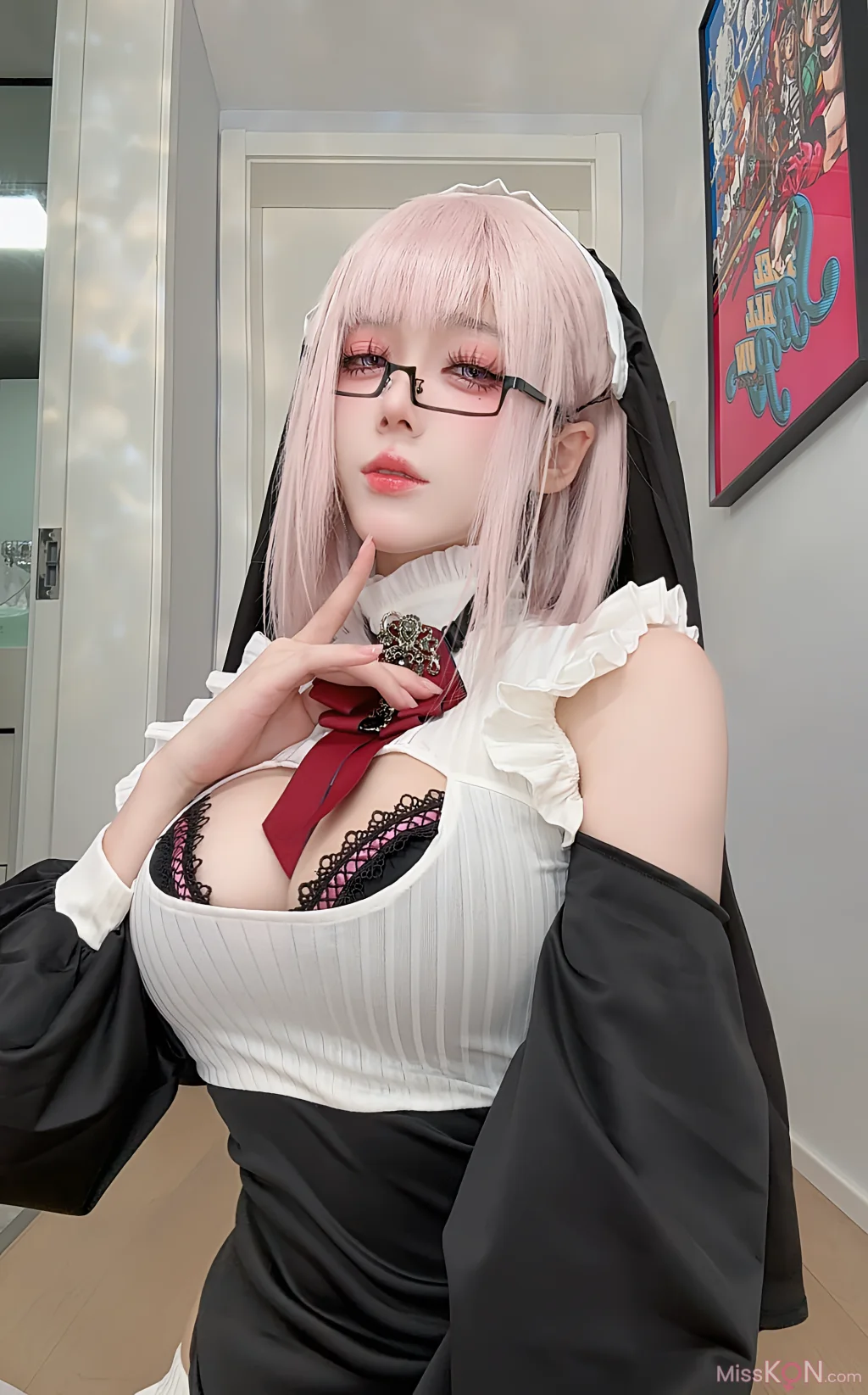 Coser@九言: 修女2 (23 photos + 5 videos) Coser@九言: 修女2 (23 photos + 5 videos)