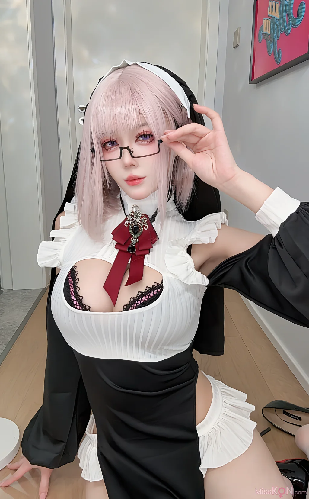 Coser@九言: 修女2 (23 photos + 5 videos) Coser@九言: 修女2 (23 photos + 5 videos)