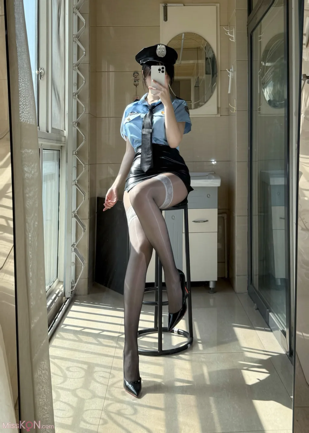 Coser@ Uncute Antelope: High Price Custom Police Uniform (48 photos + 8 videos) Coser@ Uncute Antelope: High Price Custom Police Uniform (48 photos + 8 videos)