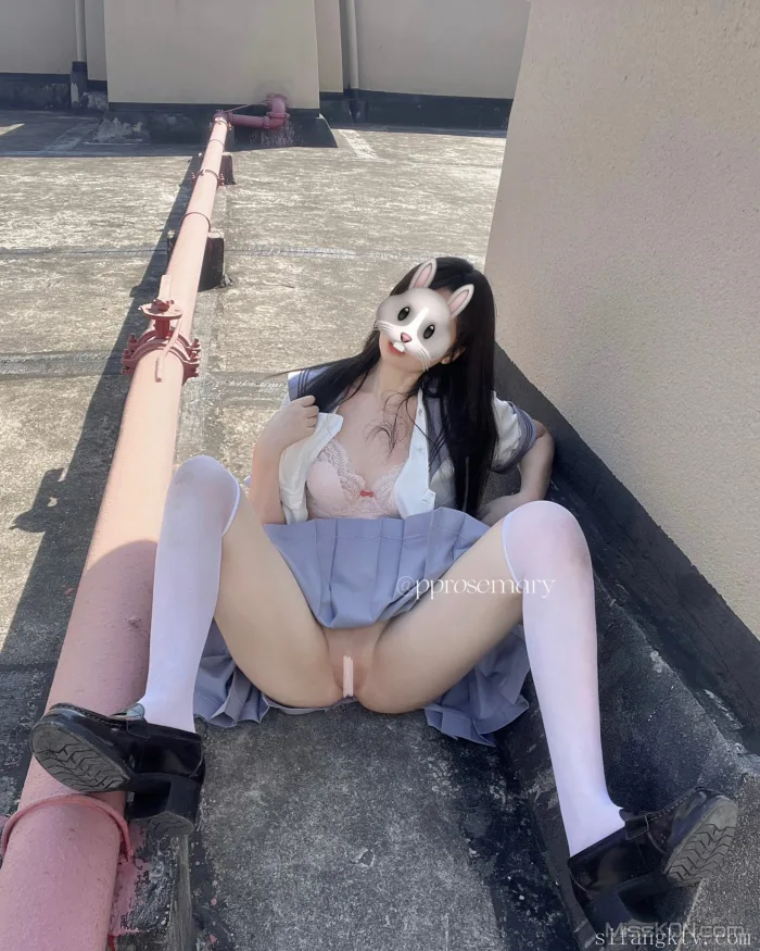 Coser@pprosemary: 白虎一线天 JK少女福利姬 (160 photos   9 videos) Coser@pprosemary: 白虎一线天 JK少女福利姬 (160 photos   9 videos)