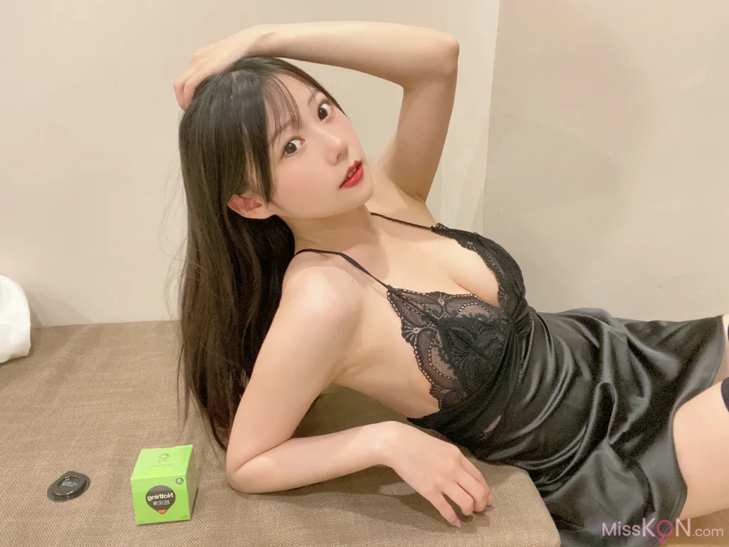 Coser@ Vanilla Meow Lulu: Elephant Black Suspender Pajamas (25 photos) Coser@ Vanilla Meow Lulu: Elephant Black Suspender Pajamas (25 photos)