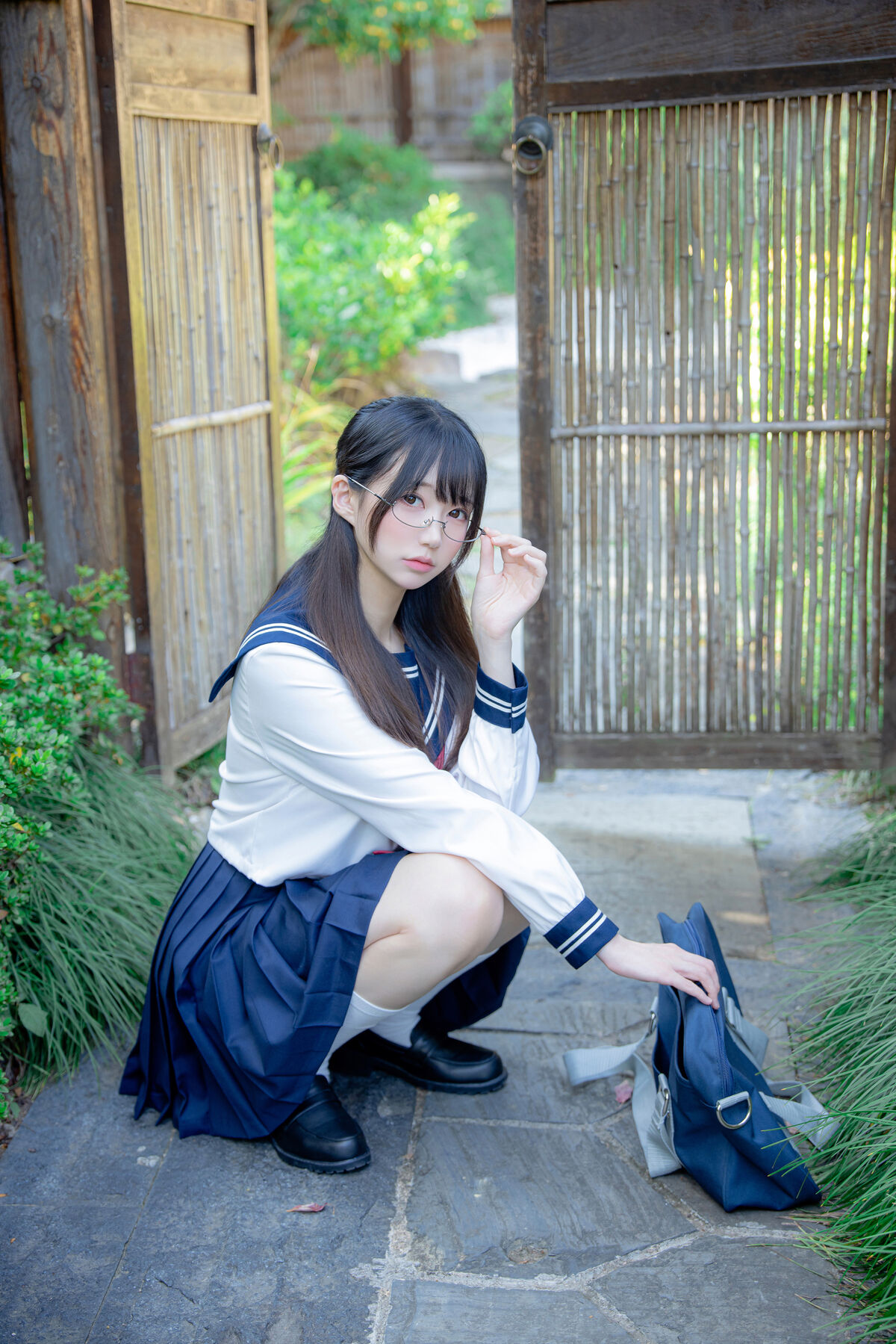 Coser@Nagisa Monster Meow - Serious Chairman (89P) Coser@Nagisa Monster Meow - Serious Chairman (89P)