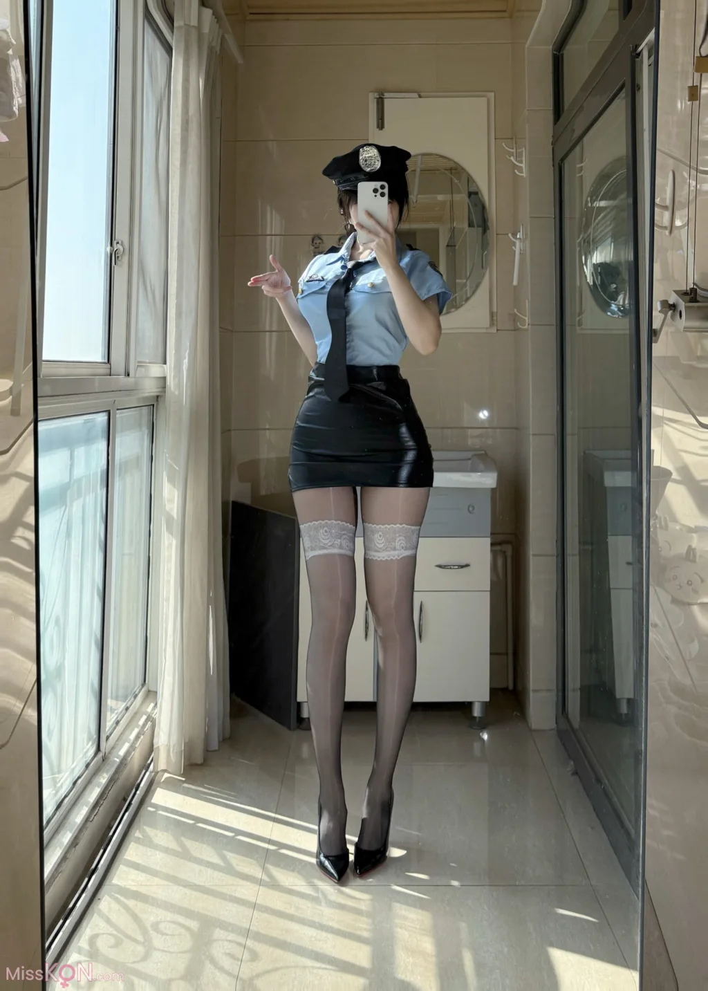 Coser@ Uncute Antelope: High Price Custom Police Uniform (48 photos + 8 videos) Coser@ Uncute Antelope: High Price Custom Police Uniform (48 photos + 8 videos)