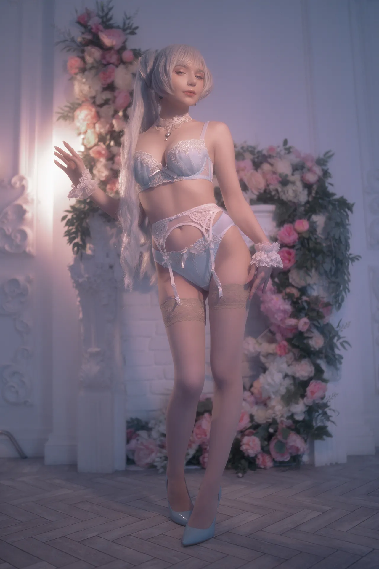 Michi Kyunn - Weiss in flowers Michi Kyunn - Weiss in flowers