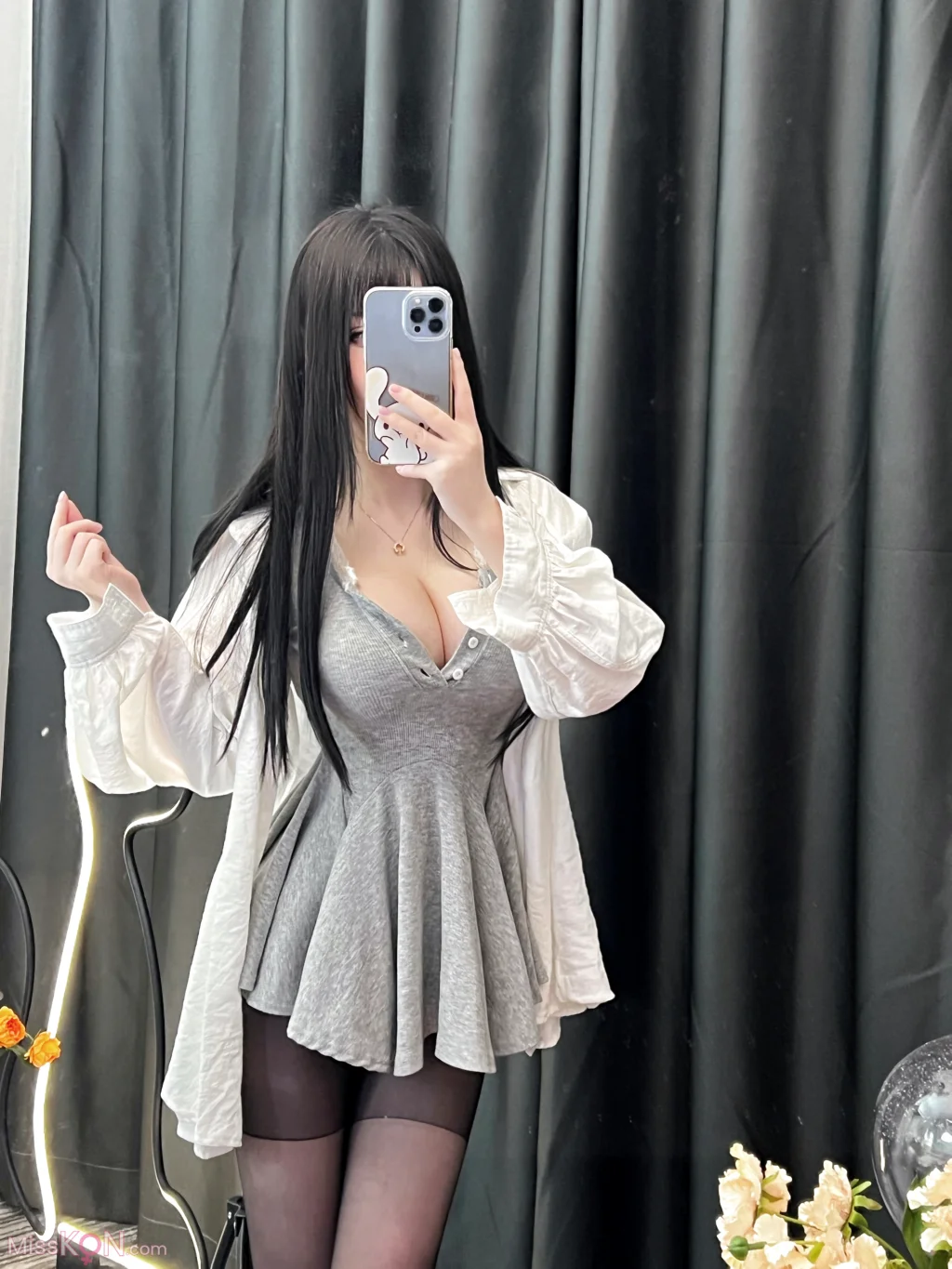 Coser@ One Color Rain: A Little Selfie (26 photos) Coser@ One Color Rain: A Little Selfie (26 photos)