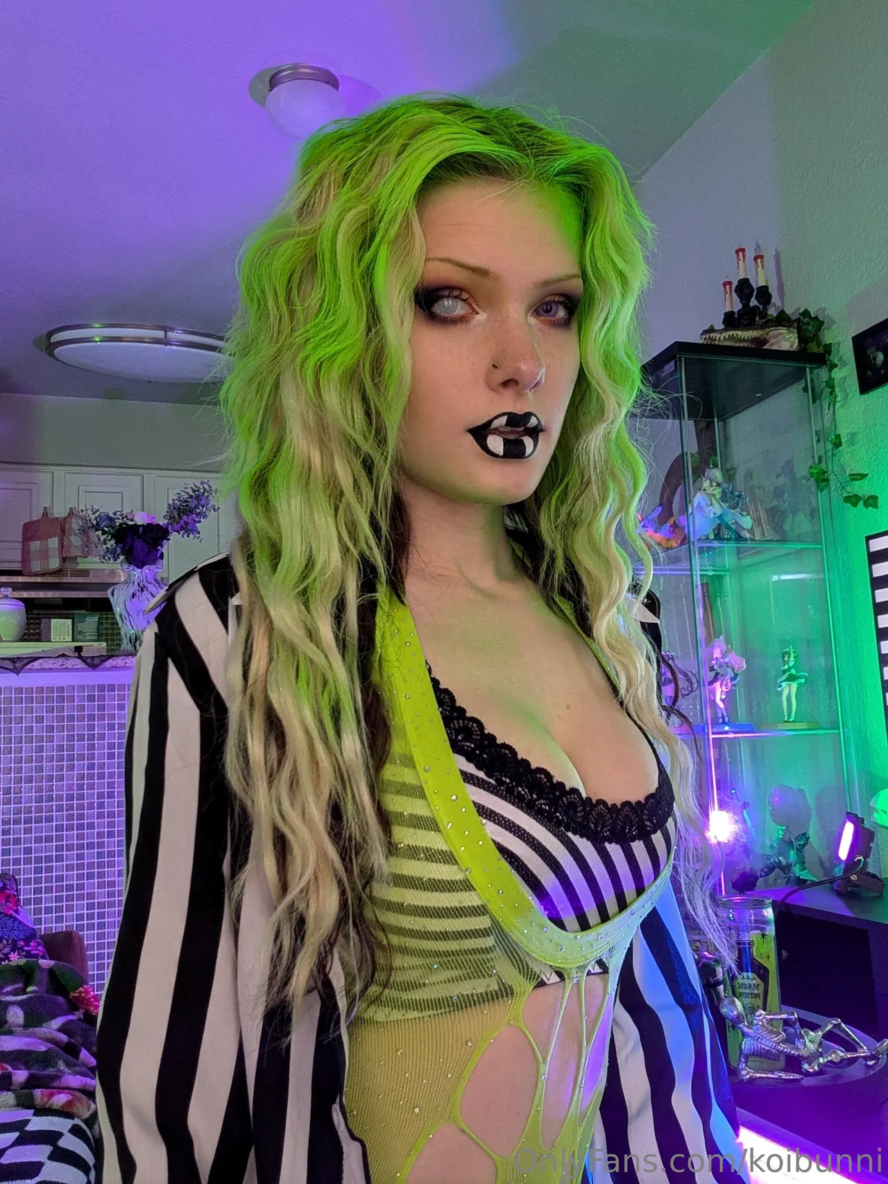 Bunni Lynn - Beetlejuice Bunni Lynn - Beetlejuice