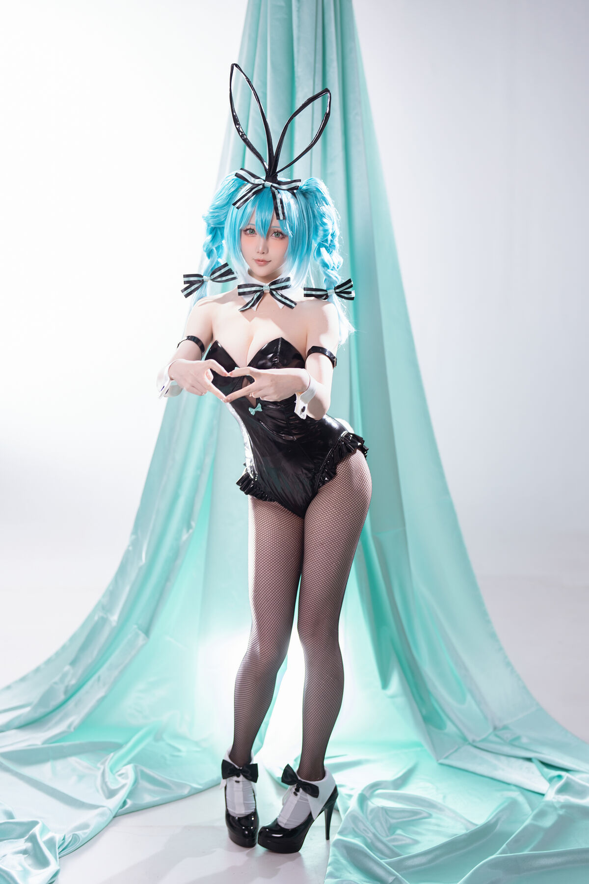 Coser@ Hoshilily - Hatsune Miku Bunny Girl (45P - 1V) Coser@ Hoshilily - Hatsune Miku Bunny Girl (45P - 1V)