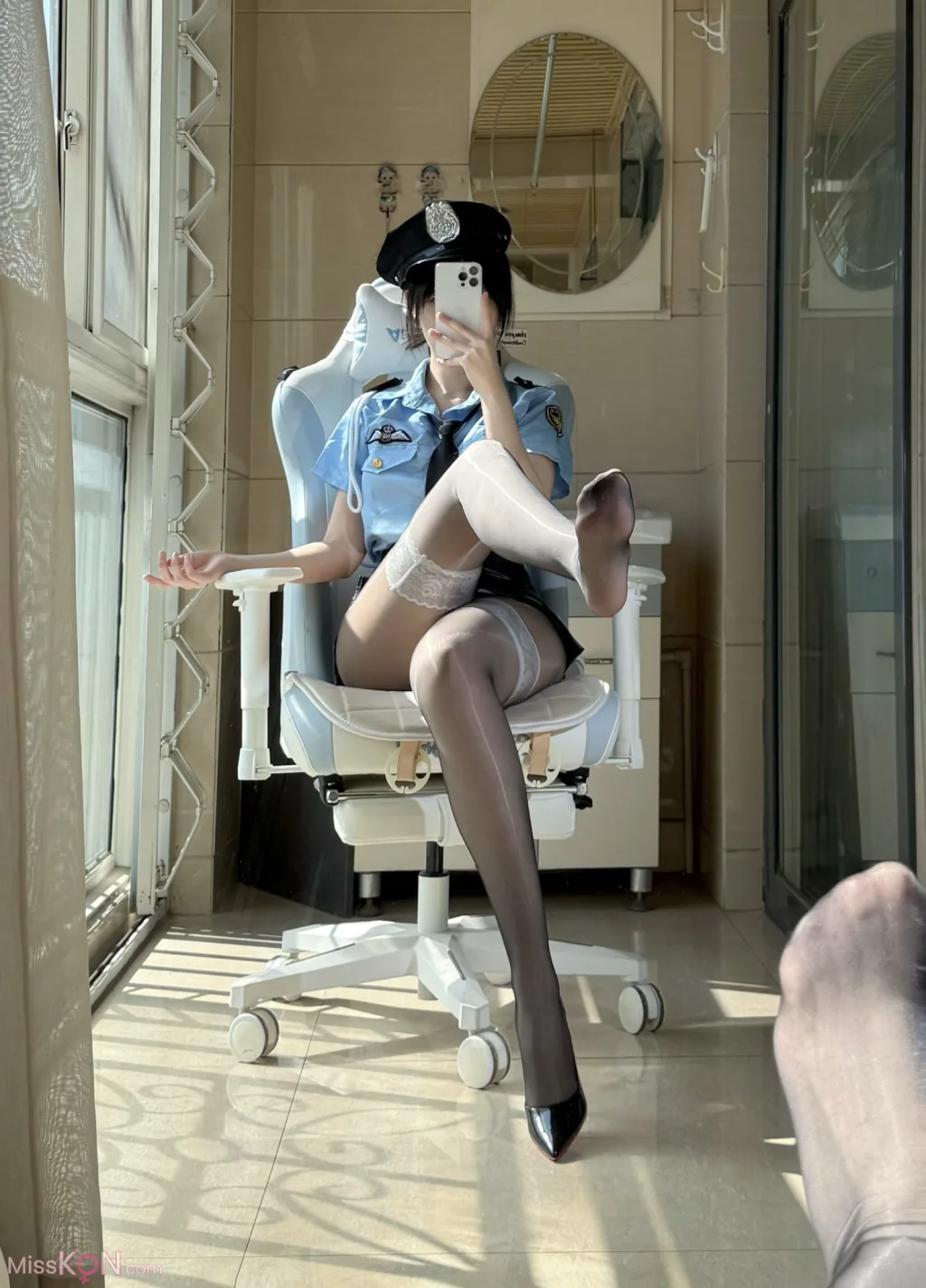 Coser@ Uncute Antelope: High Price Custom Police Uniform (48 photos + 8 videos) Coser@ Uncute Antelope: High Price Custom Police Uniform (48 photos + 8 videos)