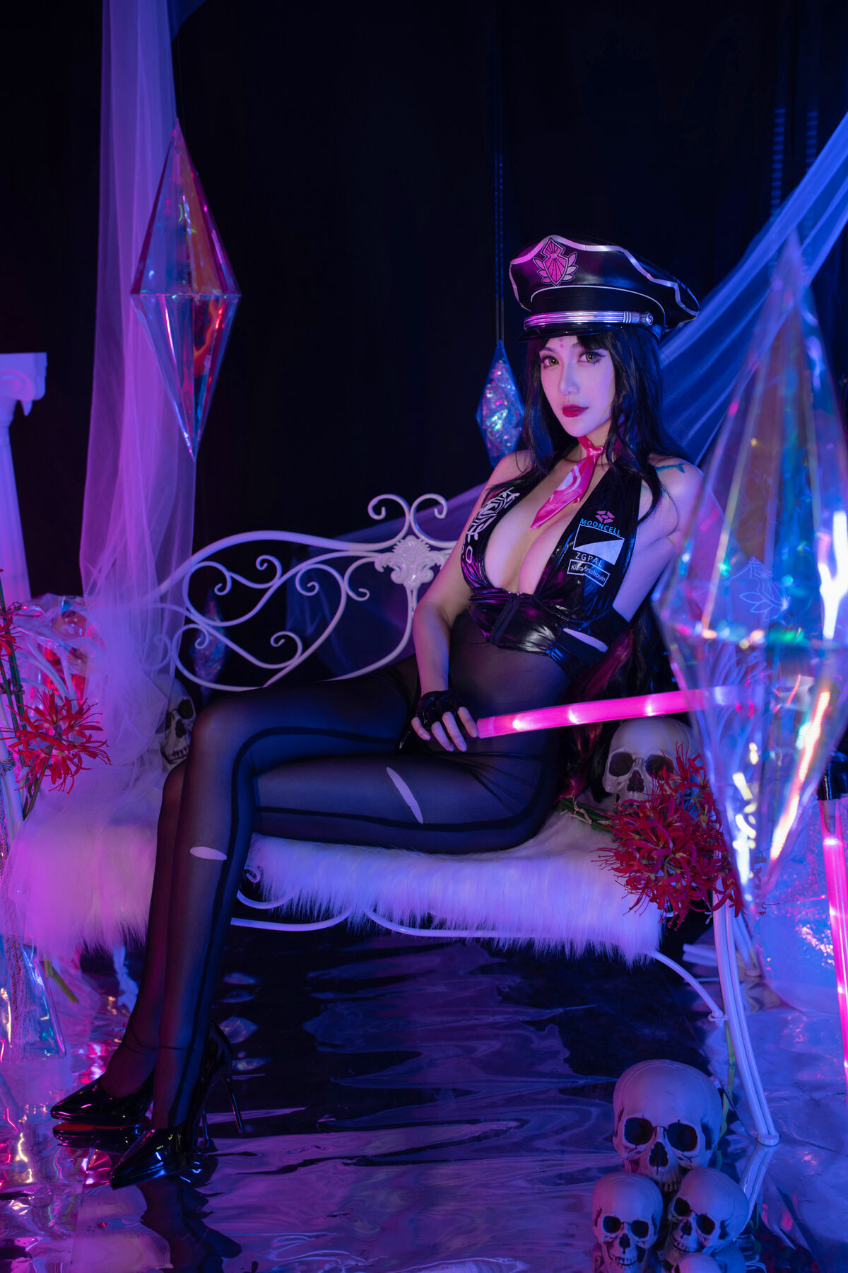 Coser@ 1.8 Meter Big Pear - Praying for Famine at the Killing House (26P) Coser@ 1.8 Meter Big Pear - Praying for Famine at the Killing House (26P)