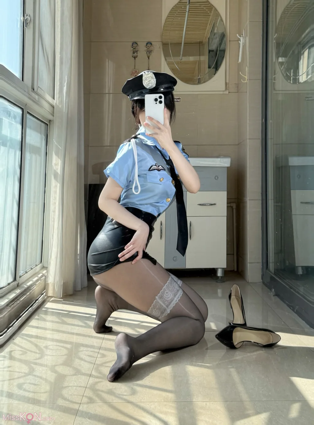 Coser@ Uncute Antelope: High Price Custom Police Uniform (48 photos + 8 videos) Coser@ Uncute Antelope: High Price Custom Police Uniform (48 photos + 8 videos)