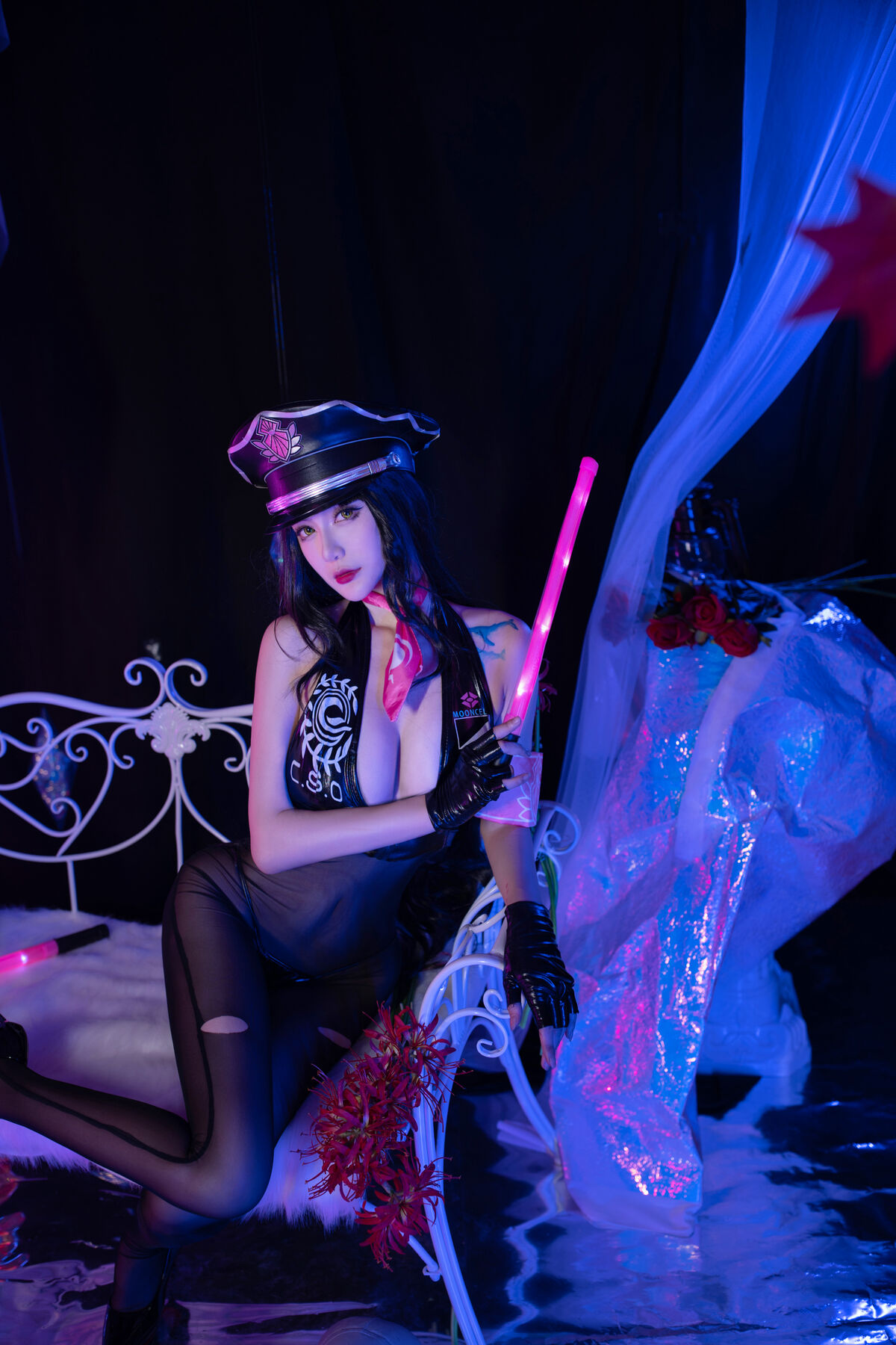 Coser@ 1.8 Meter Big Pear - Praying for Famine at the Killing House (26P) Coser@ 1.8 Meter Big Pear - Praying for Famine at the Killing House (26P)