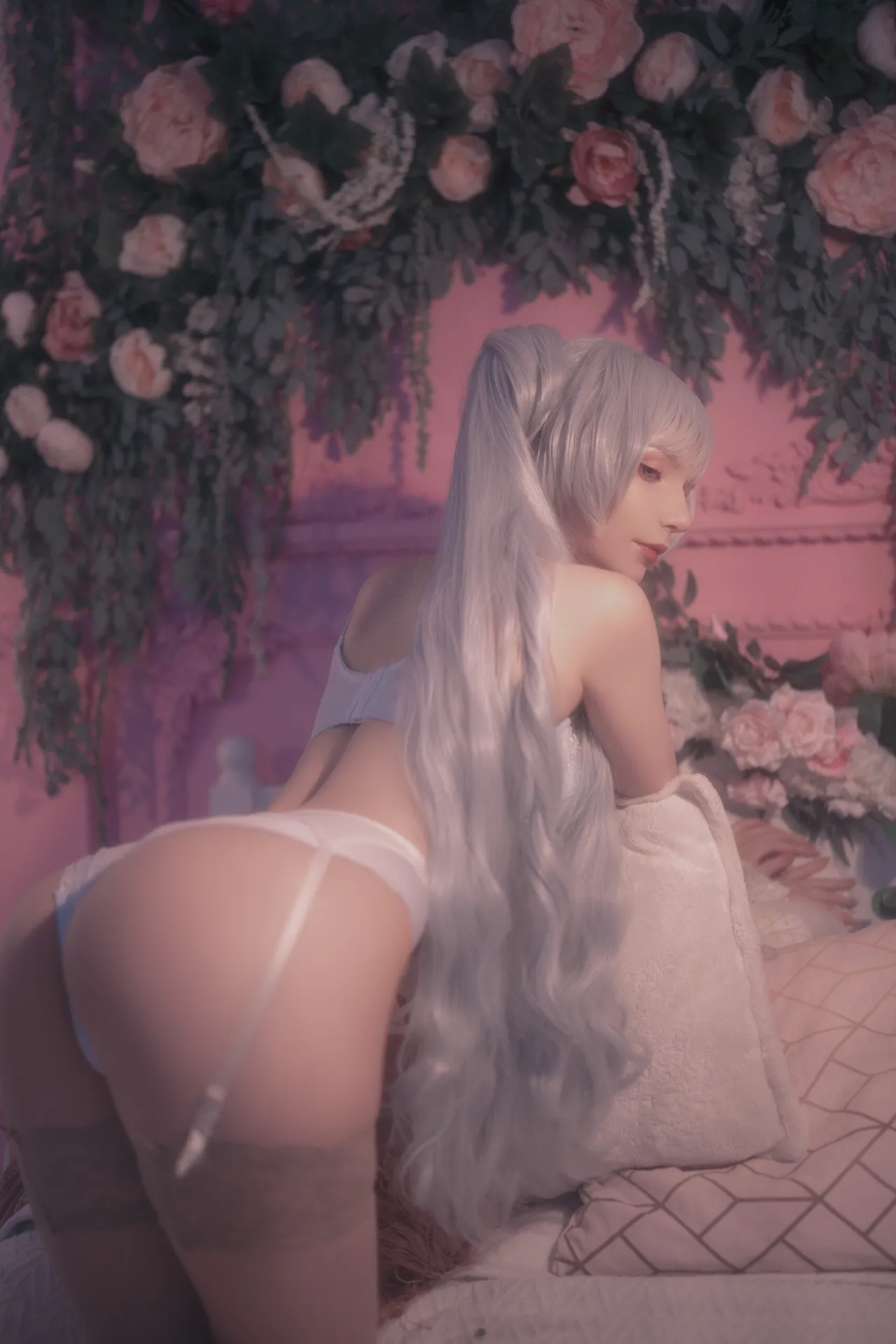 Michi Kyunn - Weiss in flowers Michi Kyunn - Weiss in flowers