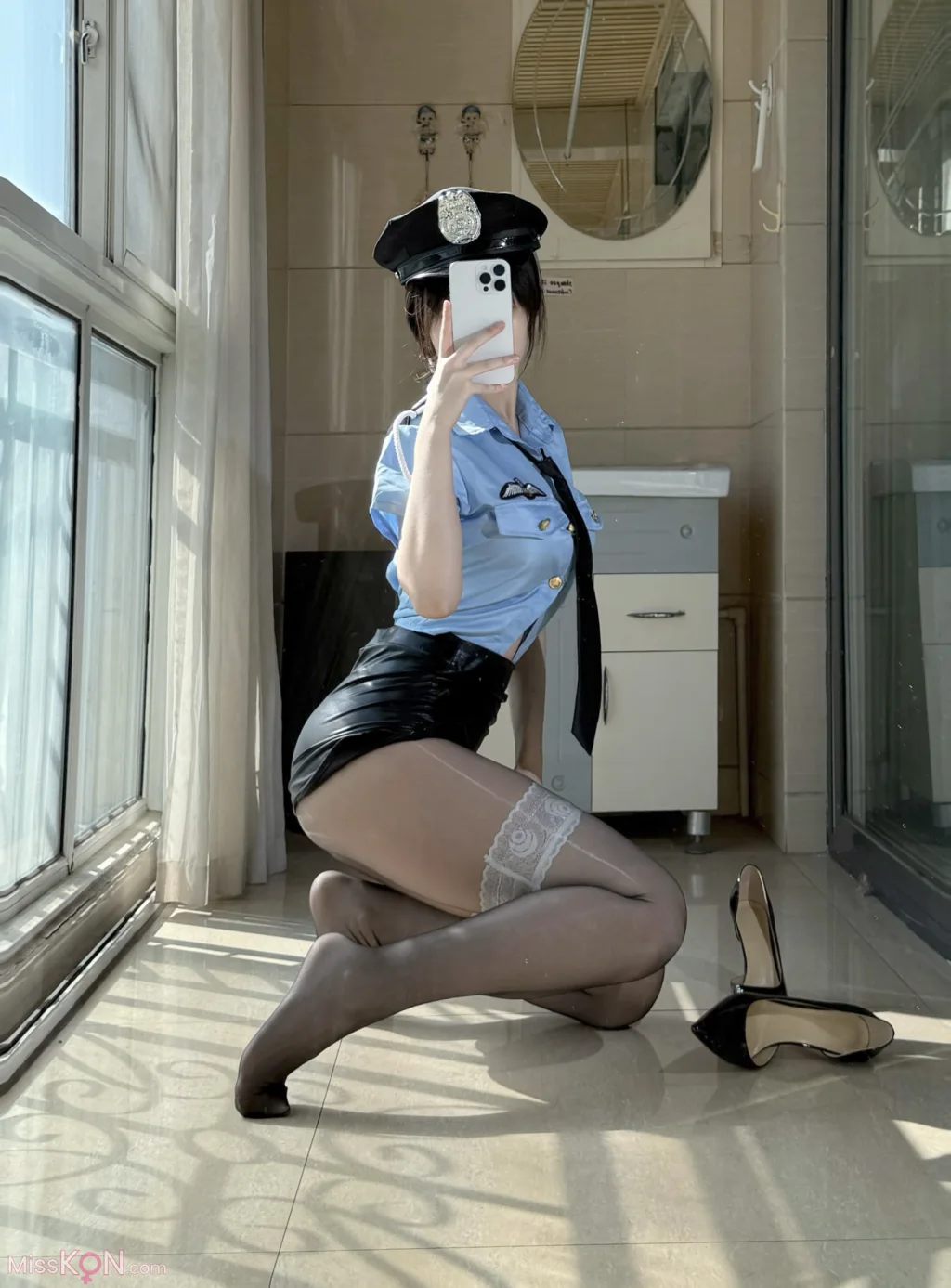 Coser@ Uncute Antelope: High Price Custom Police Uniform (48 photos + 8 videos) Coser@ Uncute Antelope: High Price Custom Police Uniform (48 photos + 8 videos)