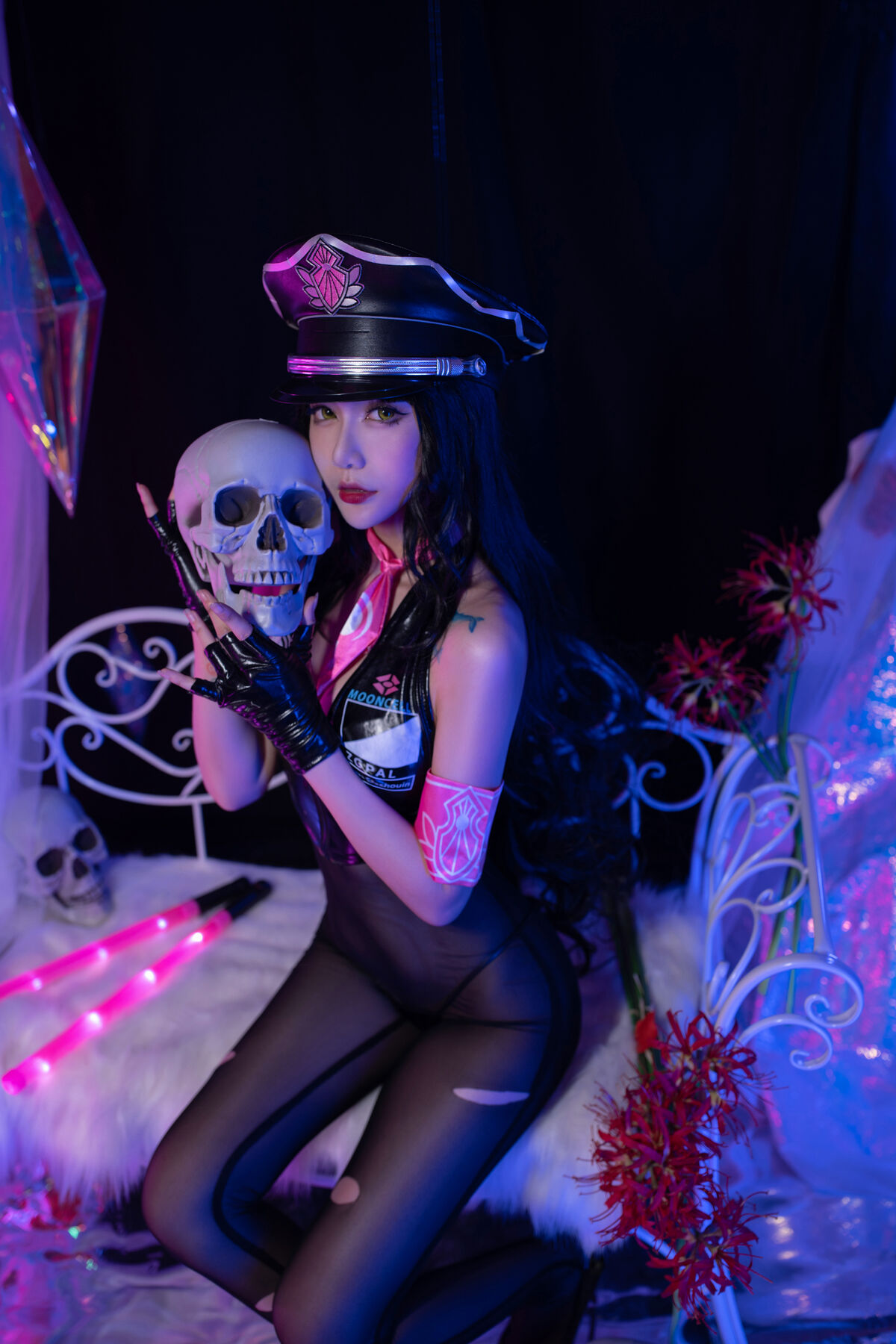 Coser@ 1.8 Meter Big Pear - Praying for Famine at the Killing House (26P) Coser@ 1.8 Meter Big Pear - Praying for Famine at the Killing House (26P)